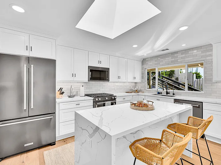1948 Sunset Dr — Photo 8