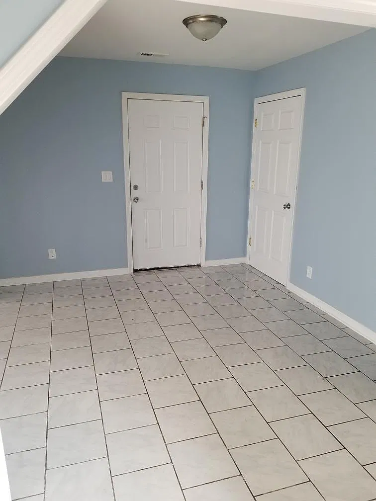3 bed, 1300 sqft, $1,550 — Photo 4