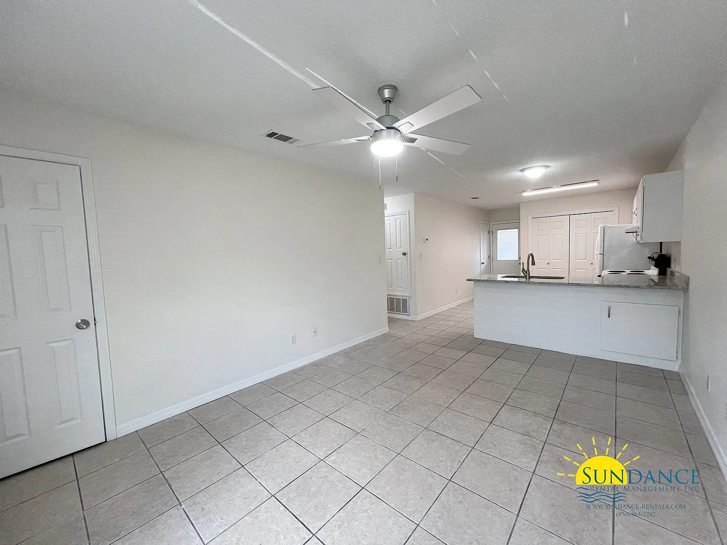 Updated 2 Bedroom Home in Crestview! — Photo 2