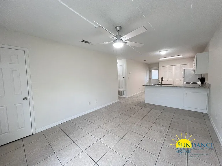 237 Lindberg St — Photo 2