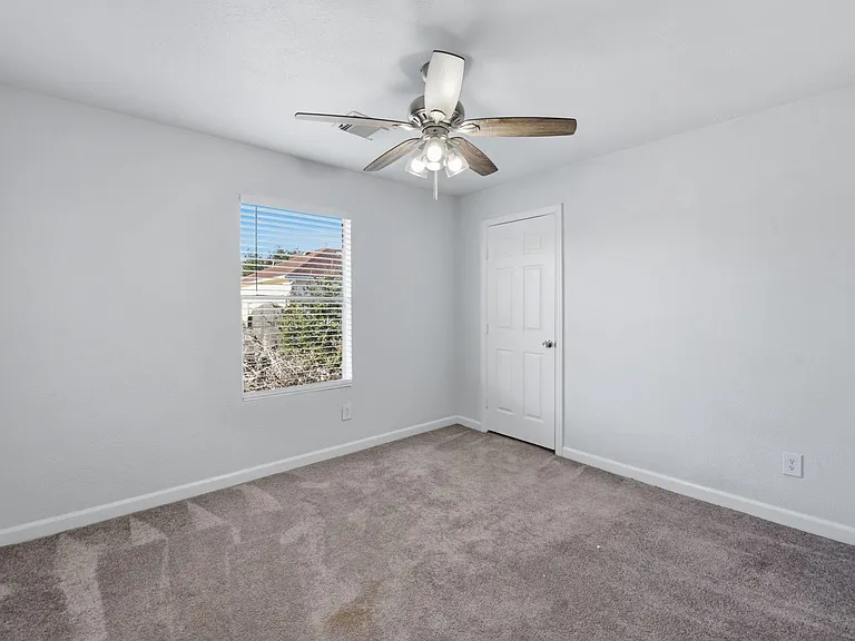 11710 Fossil Rock Ln — Photo 31