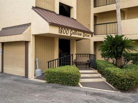 1817 Golfview Dr