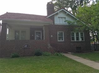27 Sunset Ct, Saint Louis, MO