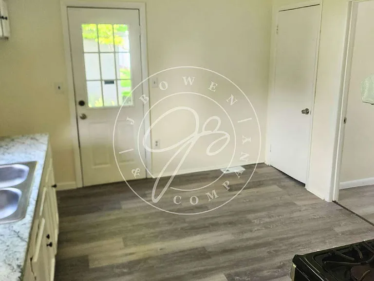 1219 Peck St — Photo 7