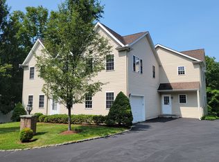 639 Quaker Rd #B, Chappaqua, NY 10514