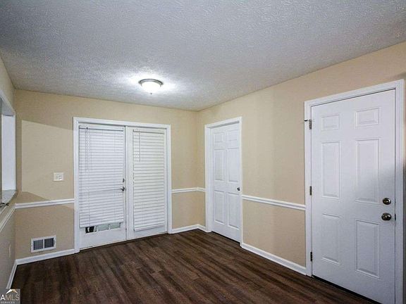 5th image of 2895 Fairview Rd