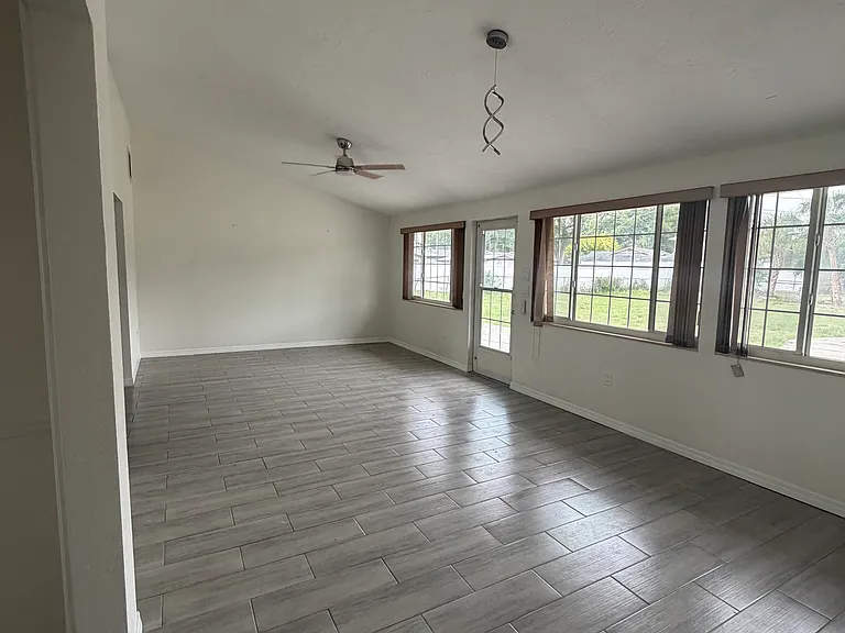 Magellan Dr — Photo 7
