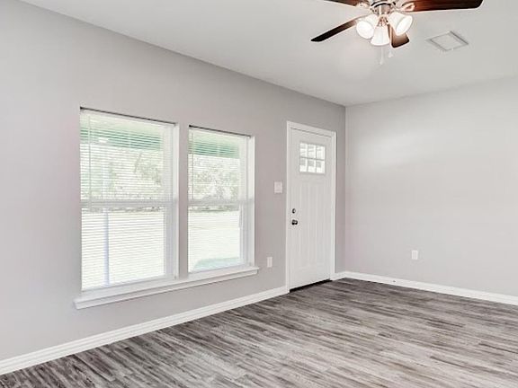 4th image of 6571 Garnet Ave