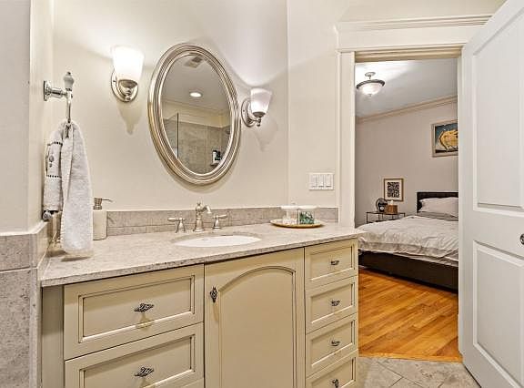 3rd image of 535 W Belmont Ave #B