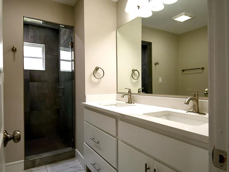 1015 Mitchell Rd — Photo 11