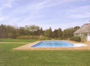 221 Flying Point Rd, Southampton, NY 11968