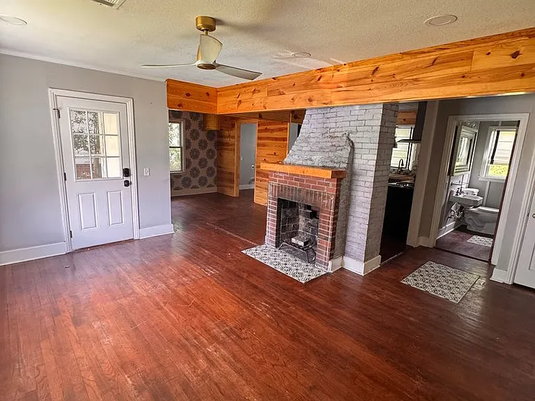 710 Green St — Photo 6