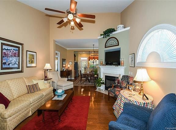 4th image of 1195 Crown Vista Dr