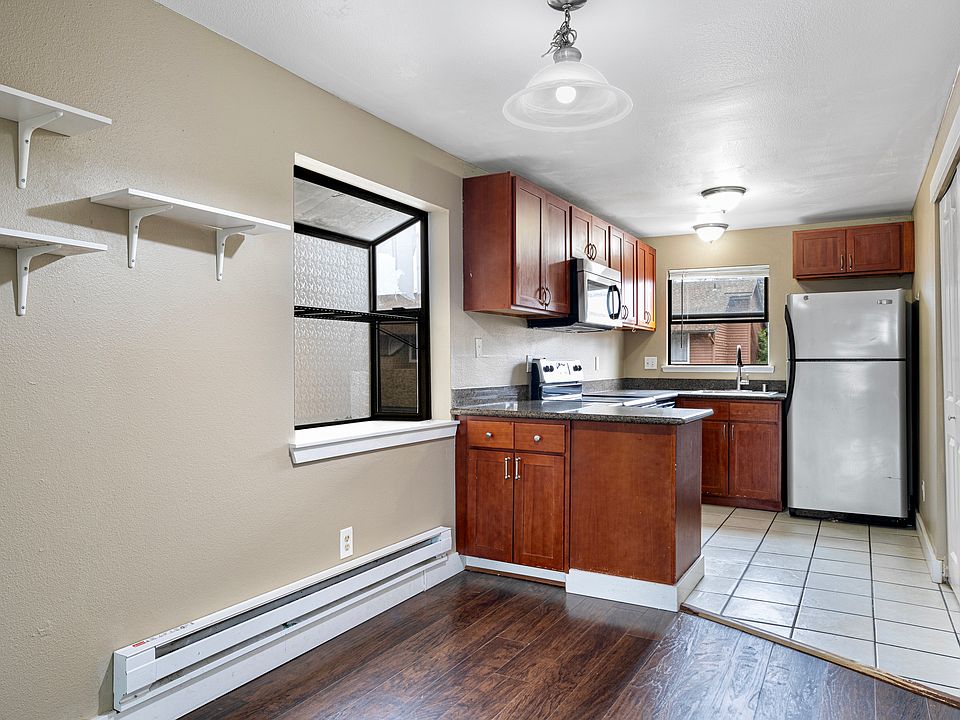 1st image of 20835 109th Ln SE