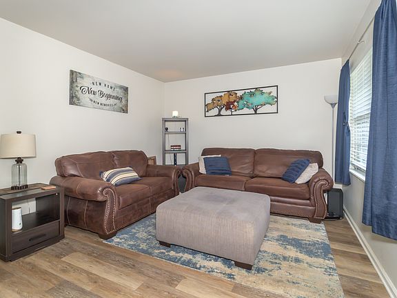 4th image of 6213 Wixshire Dr