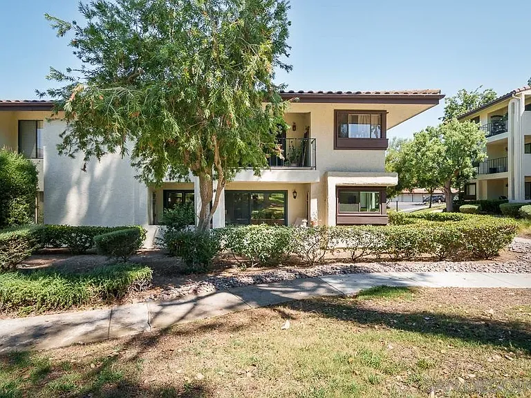 17637 Pomerado Rd #123 — Photo 39