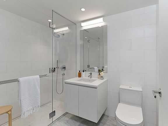 4th image of 685 1st Ave APT 11L