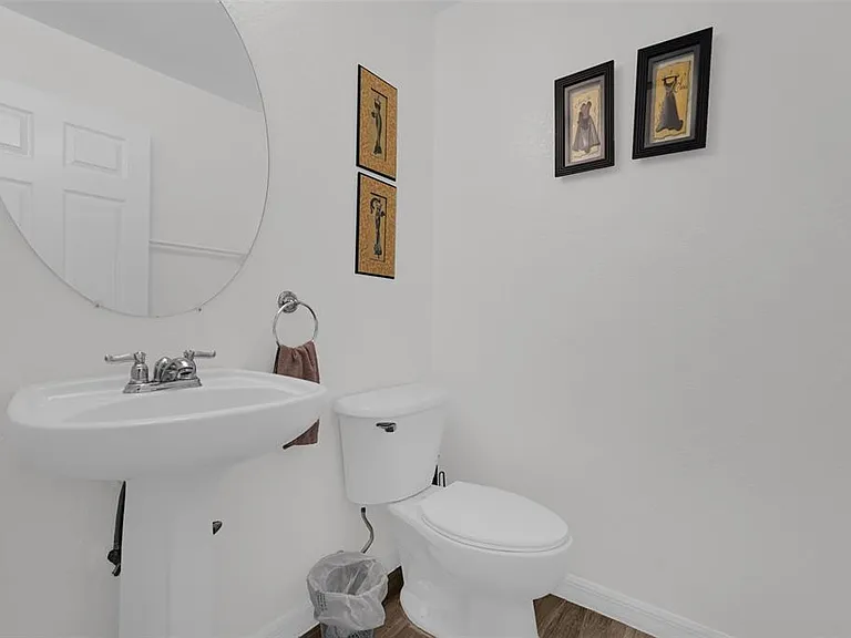 204 Gleneagles Dr — Photo 29