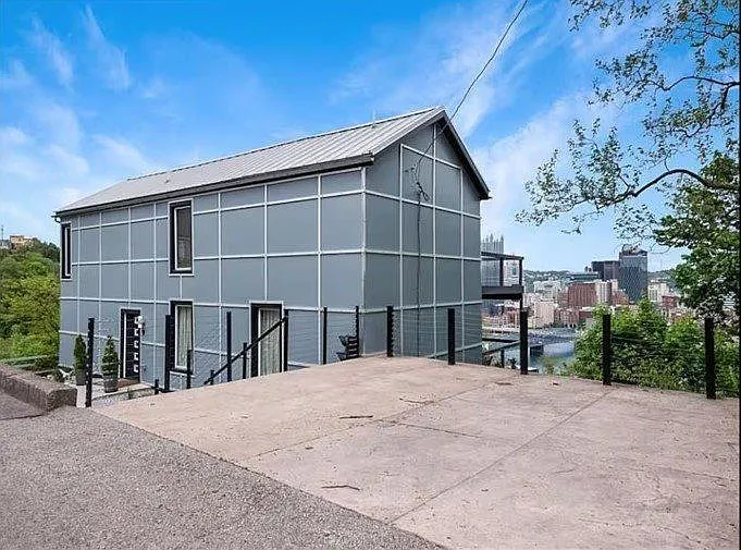 3 bed, 2.5 bath, $6,500 — Photo 1