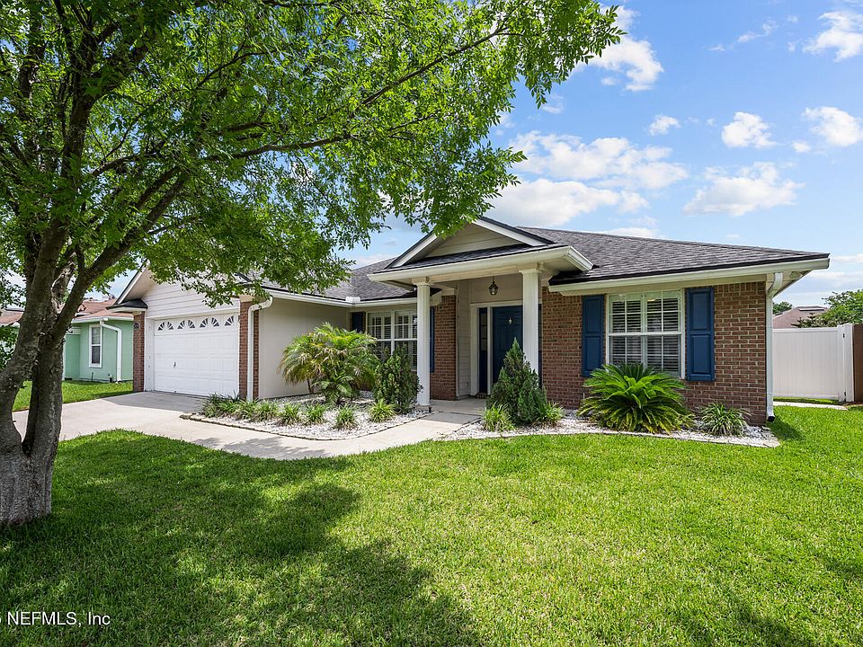 1st image of 2439 BENTWATER Drive W