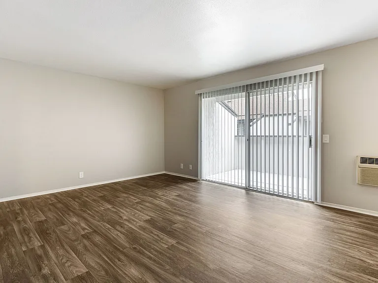 Kentwood Apartments — Photo 31