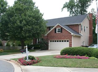 5104 Grist Mill Ct, Greensboro, NC 27455