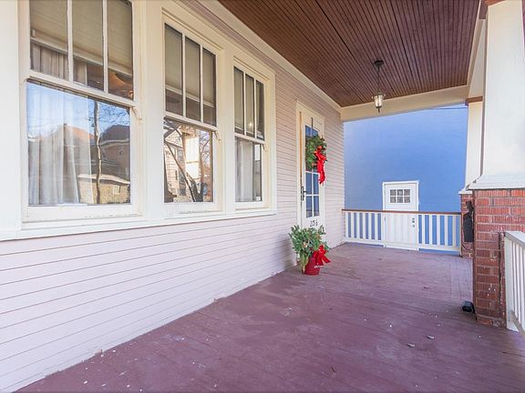 5th image of 2756 Willard Ave