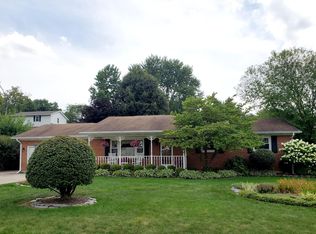 618 Suncrest Dr, Springfield, OH 45503