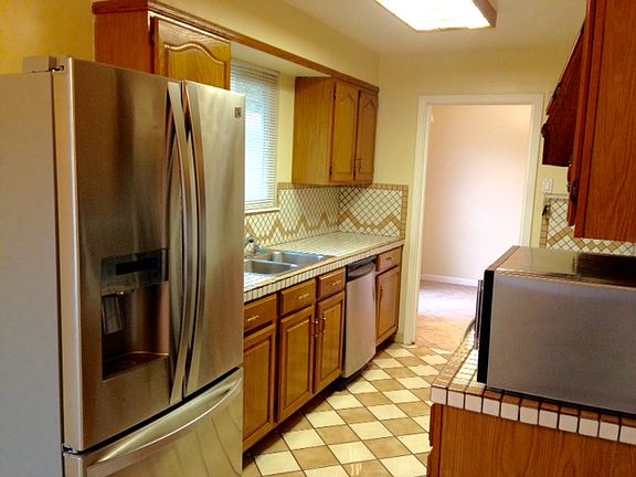 4th image of 2125 Bray Ave