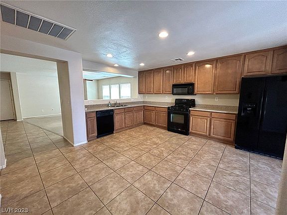 3rd image of 7729 Prosperity River Ave