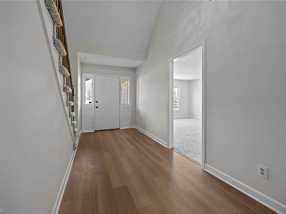 3rd image of 1100 Kingswood Dr