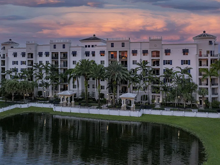 Manor in Plantation — Photo 3