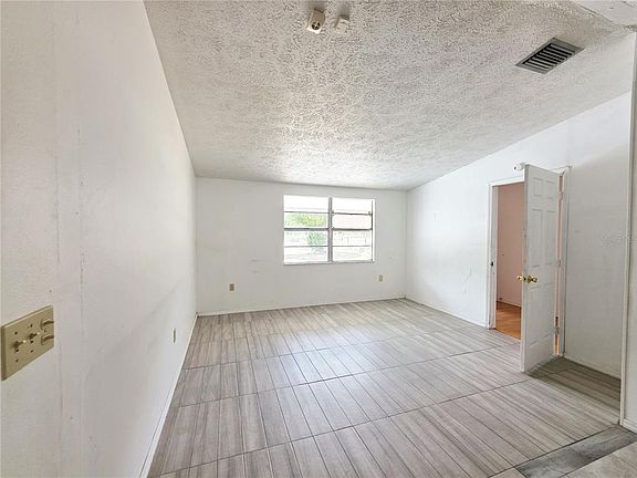 4th image of 4037 LAS VEGAS DRIVE