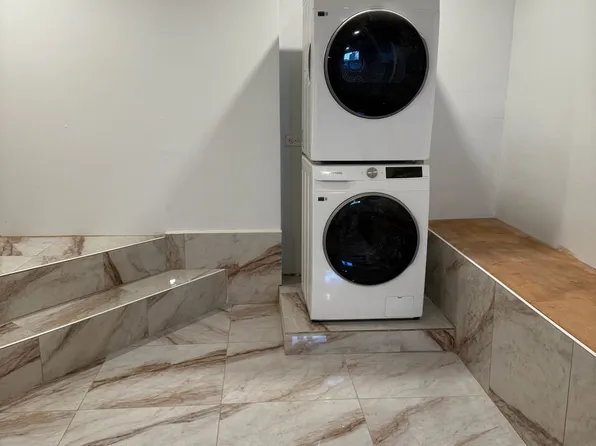 1039 Herkimer Street image 11 of 14