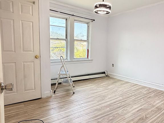 3rd image of 97 Burns St