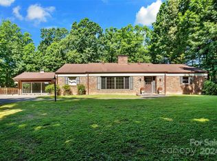 513 Pg Baptist Church Rd, Marion, NC 28752