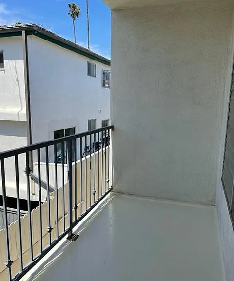 912 9th St #10 — Photo 11