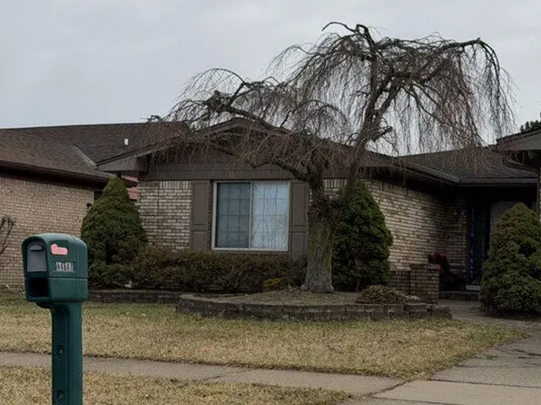 44647 Windmill Dr, Canton, MI 48187