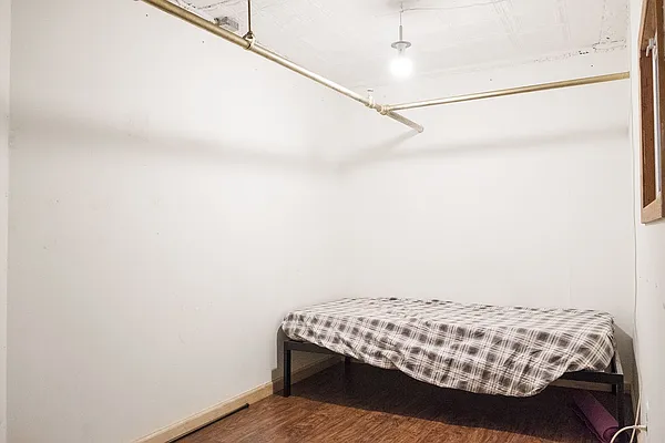 Rented by Nooklyn NYC LLC | media 44