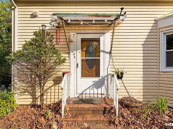 4th image of 241 Outwater Lane