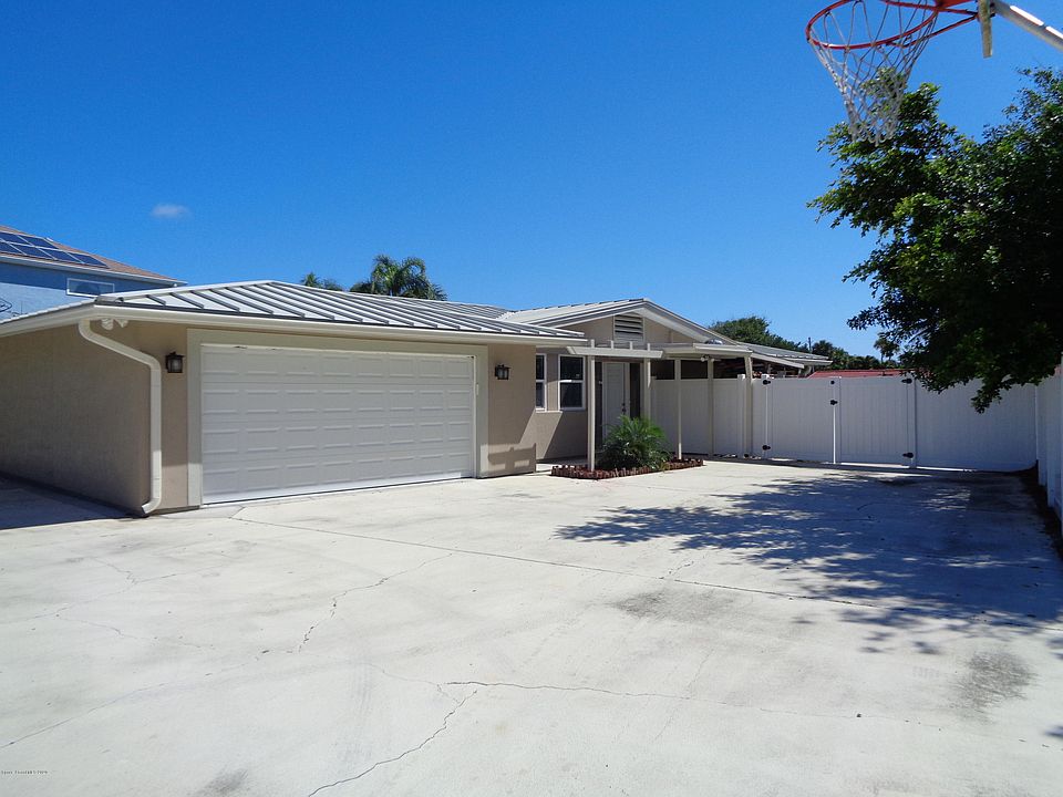 1st image of 144 Bahama Blvd