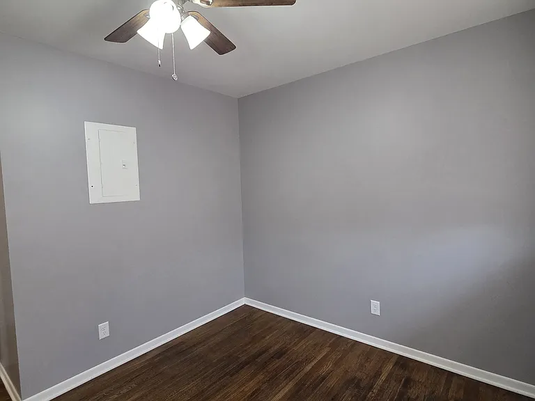 1200 E Beaumont St — Photo 17