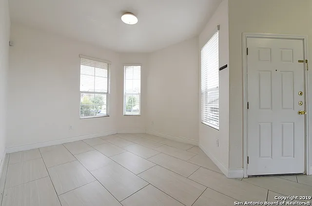 1802 Marufo Vega — Photo 15