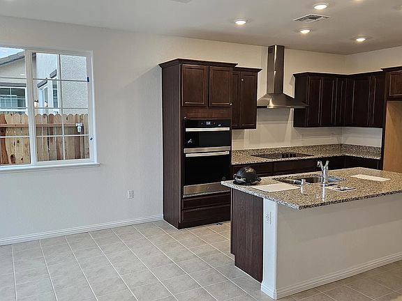 4th image of 1532 Pinchot Dr #2