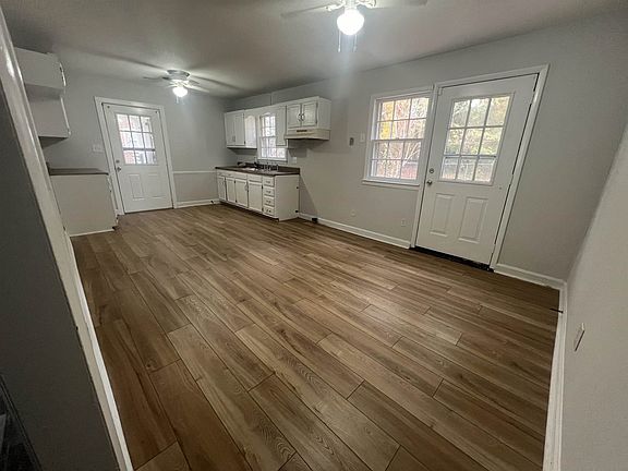 3rd image of 121 Grange St