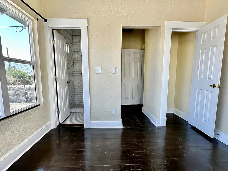 3312 Montana Ave — Photo 17