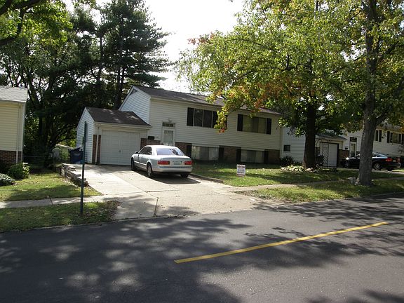 2nd image of 1100 Saint Anthony Ln