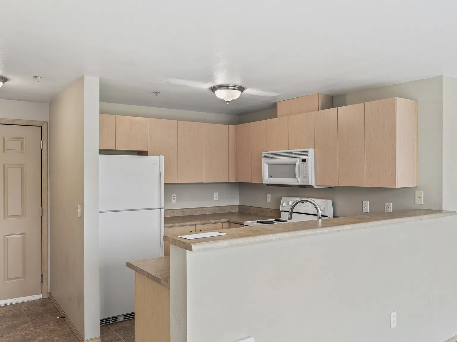 5200 Roosevelt Way NE — Photo 3