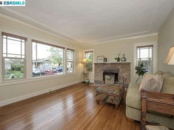 3rd image of 2499 Rawson St