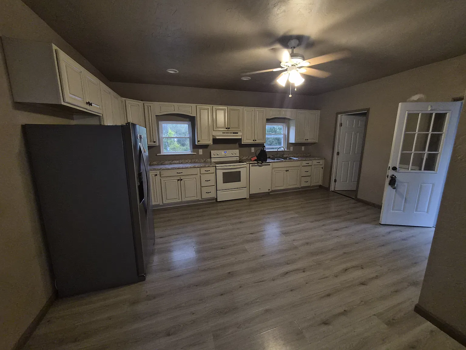 3 bed, 1339 sqft, $1,400 — Photo 2